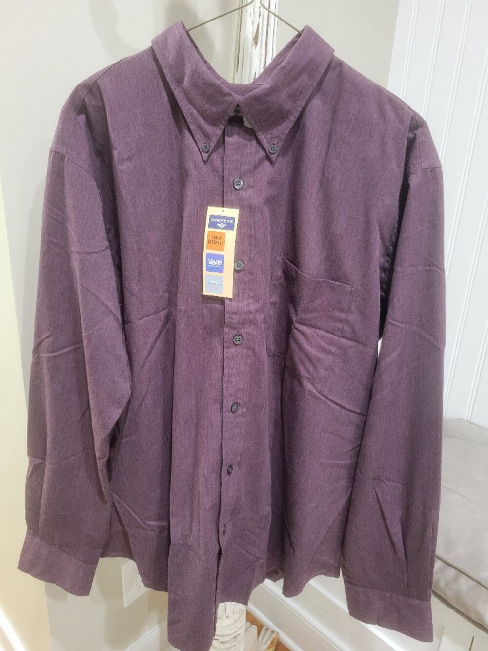 Men's Dockers Stain Defender Shirt XL No Wrinkles Long Sleeve Maroon Color Bond